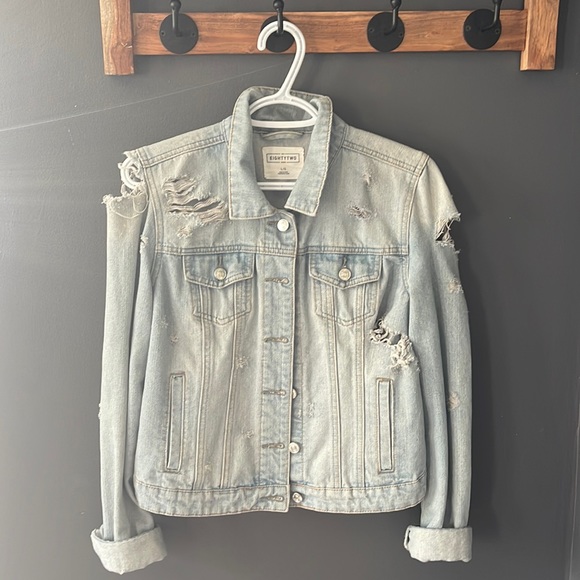 Distressed jean jacket - Picture 1 of 3